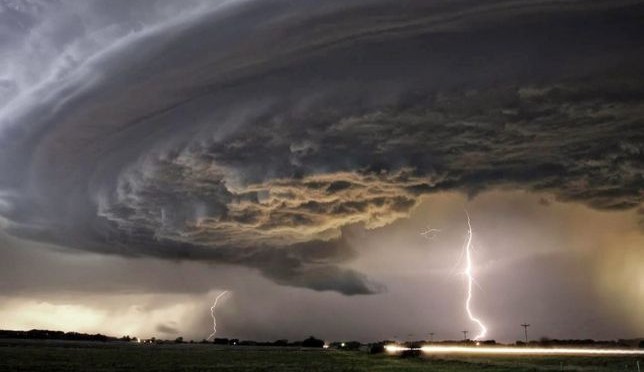 Previsioni Meteo: nuovo violento ciclone al Sud nel weekend, grande attenzione all’uragano “Joaquin”
