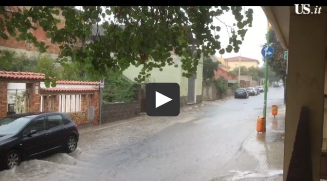 Violenti temporali in mezza Sardegna A Macomer uomo salvato dai vigili